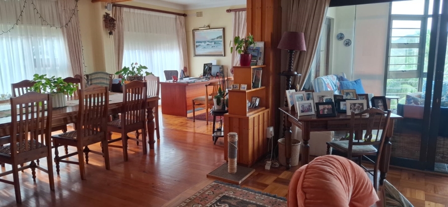 5 Bedroom Property for Sale in Nahoon Beach Eastern Cape